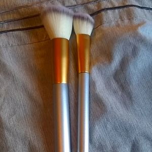 Makeup brushes